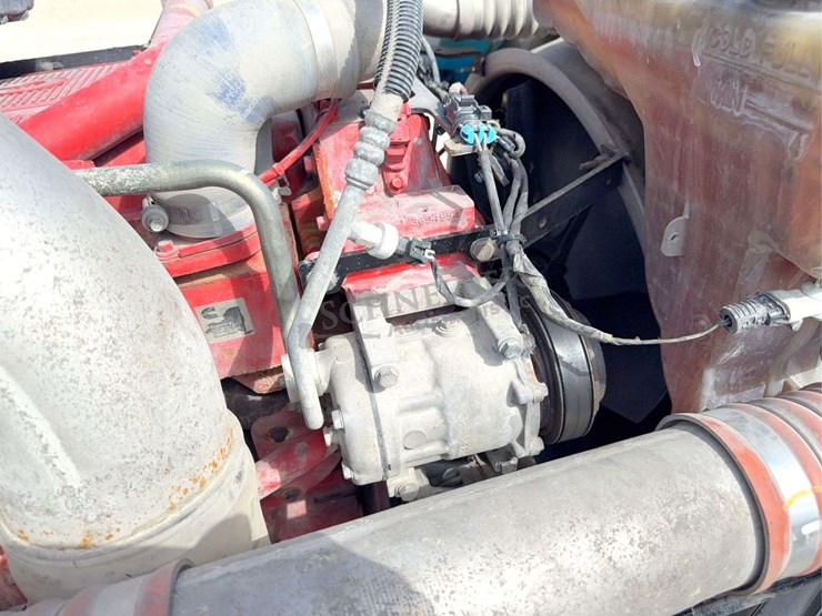 2020-peterbilt-579-image-65