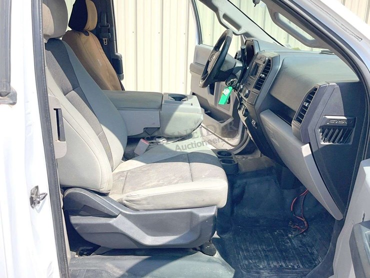 2017-ford-f150-image-36