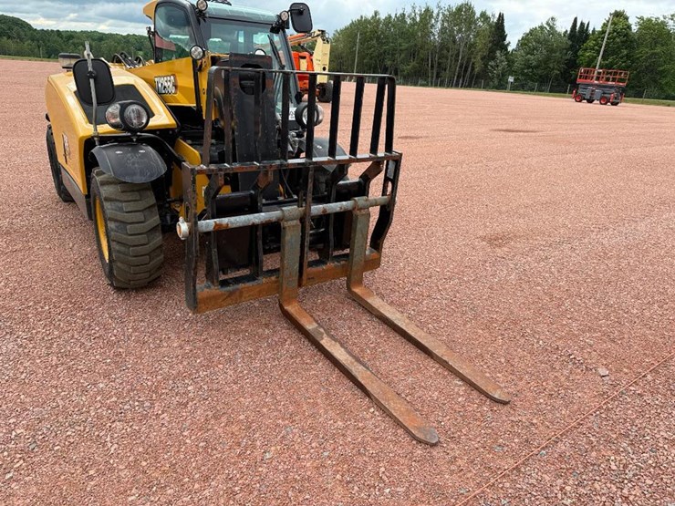 2021-caterpillar-th255c-image-18
