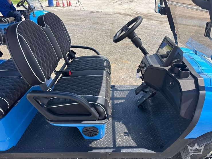 2024-vivid-ev-6-person-electric-cart-image-14