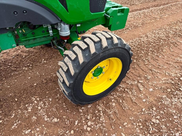 john-deere-4044m-image-9
