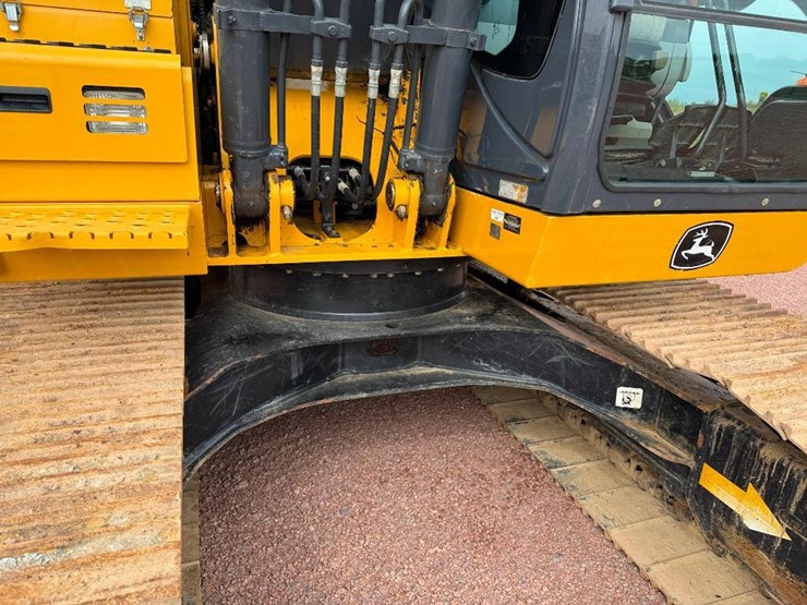 deere-130g-image-27