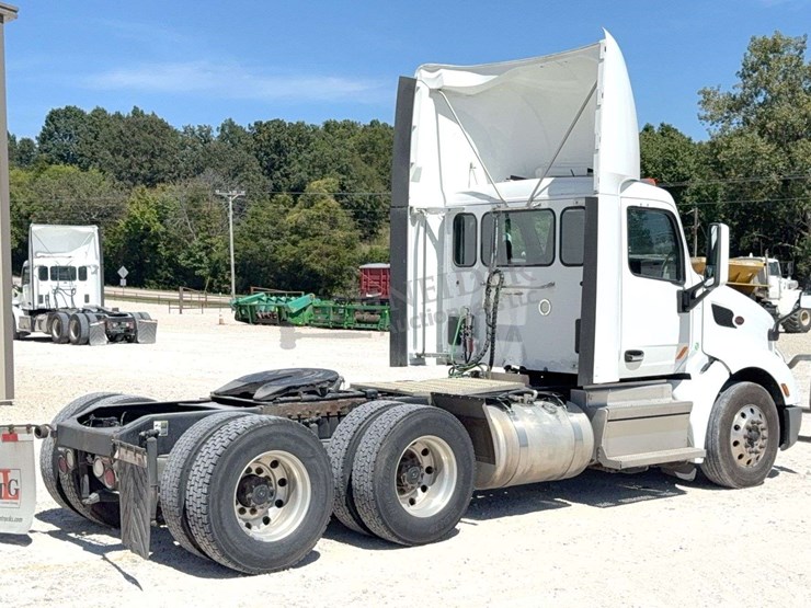 2020-peterbilt-579-image-5