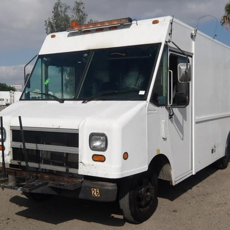 2002 WORKHORSE P42