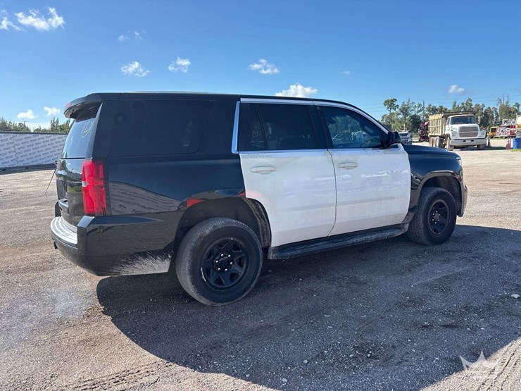 2018-chevrolet-tahoe-image-3