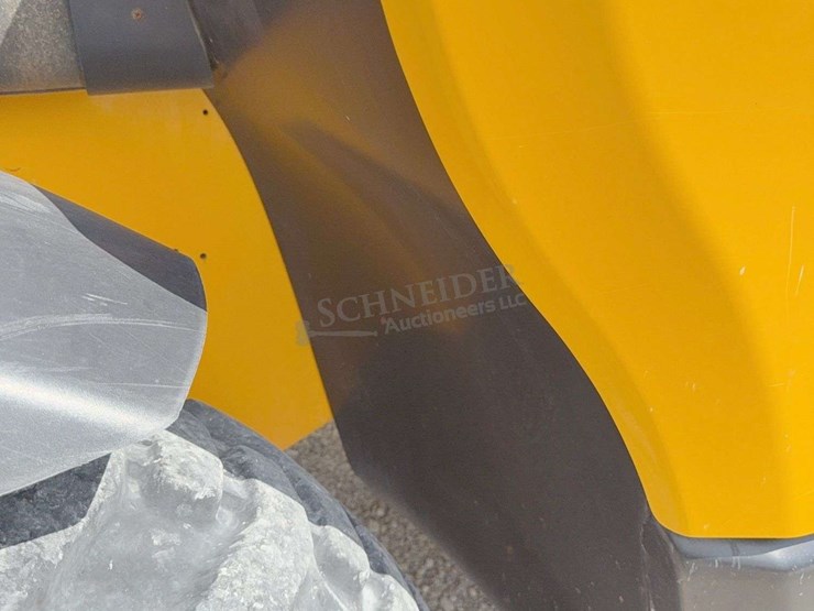 2019-jcb-540-140-image-37