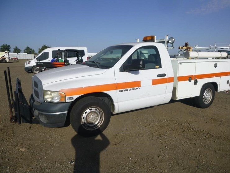 2005-dodge-ram-2500-image-2