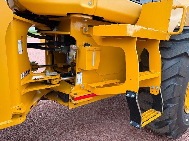 2019-deere-544l-image-41