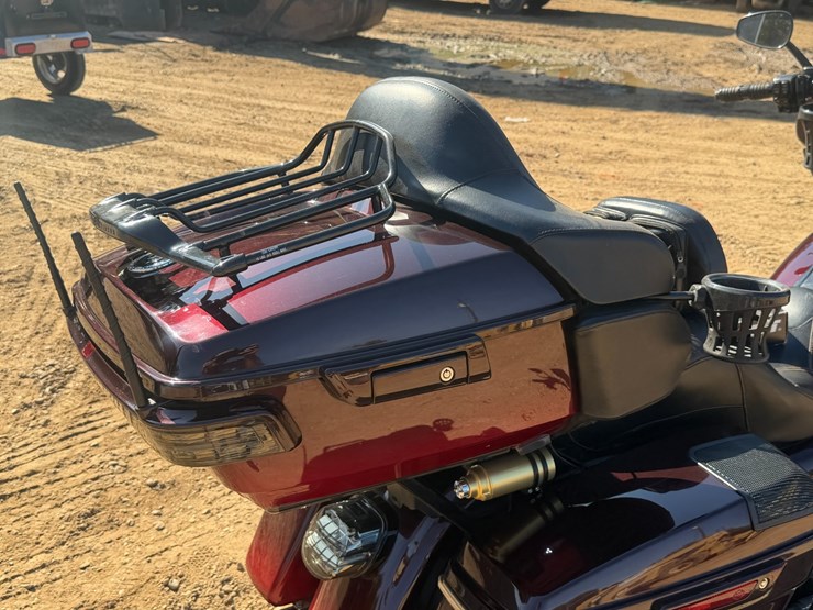 #1075-•-2018-harley-davidson-flhtkse-cvo-limited-image-38