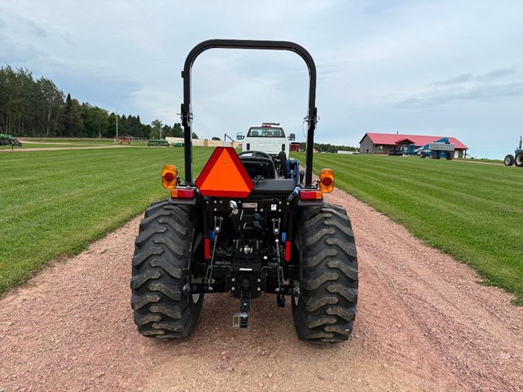 new-holland-workmaster-35-image-5