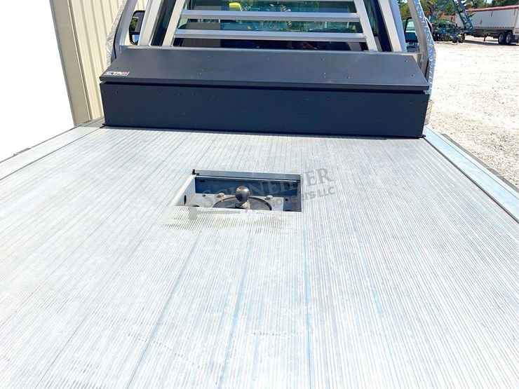 2021-ford-f350-image-27