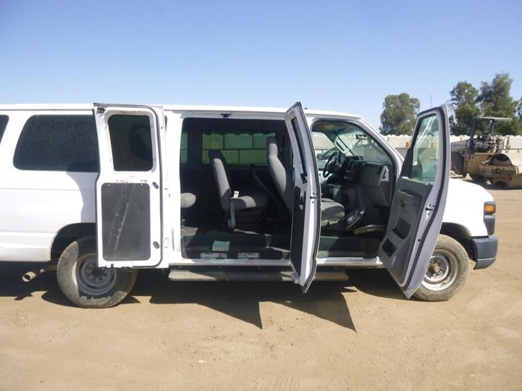 2012-ford-e350-image-15