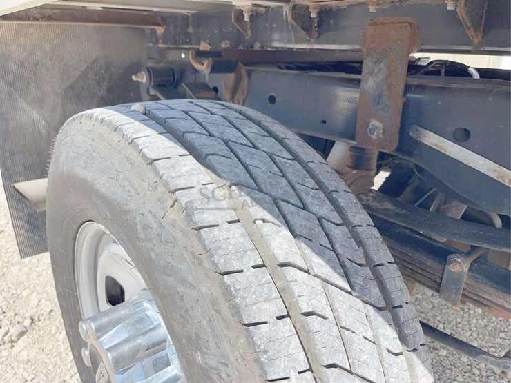 2021-ford-f350-image-23