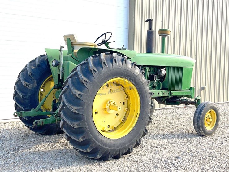 john-deere-4010-image-5
