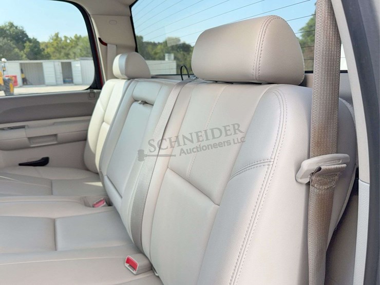 2013-chevrolet-2500hd-image-41