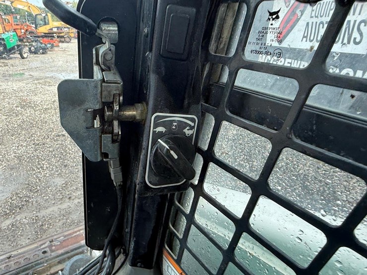 2016-bobcat-t650-image-21