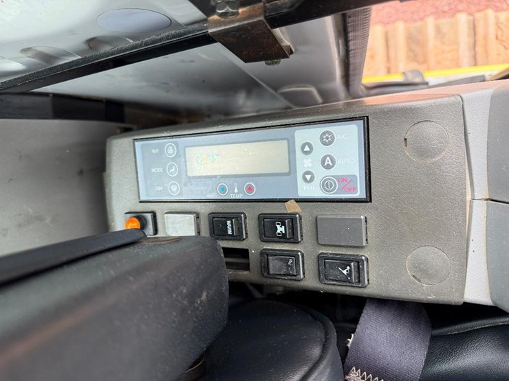 kobelco-sk330-lc-image-66