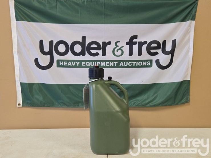 unused-5-gal-liquid-utility-jug,-green-image-2