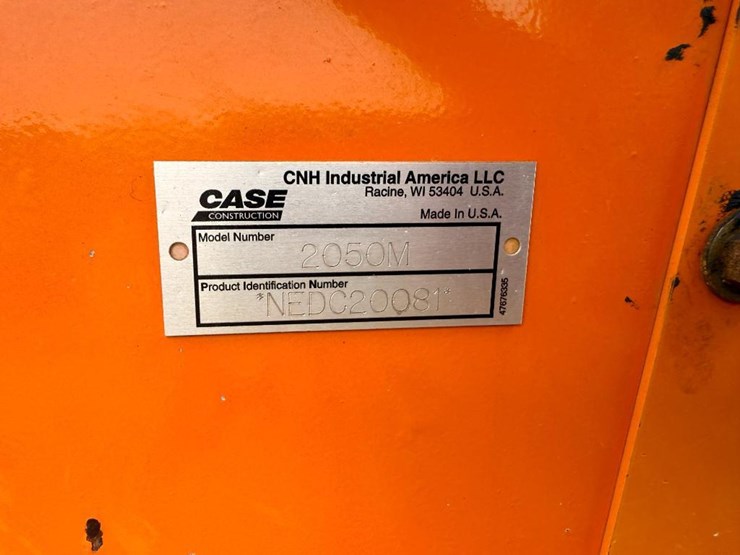 2014-case-2050m-xlt-image-76