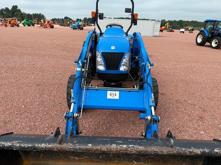 new-holland-tc35da-image-17