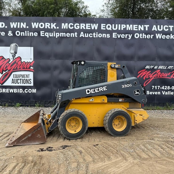 2019 DEERE 330G