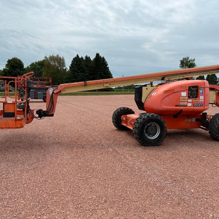 JLG 600A