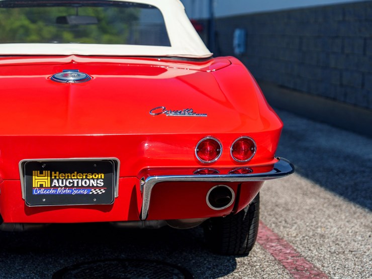 #1032-•-1964-chevrolet-corvette-convertible-image-14