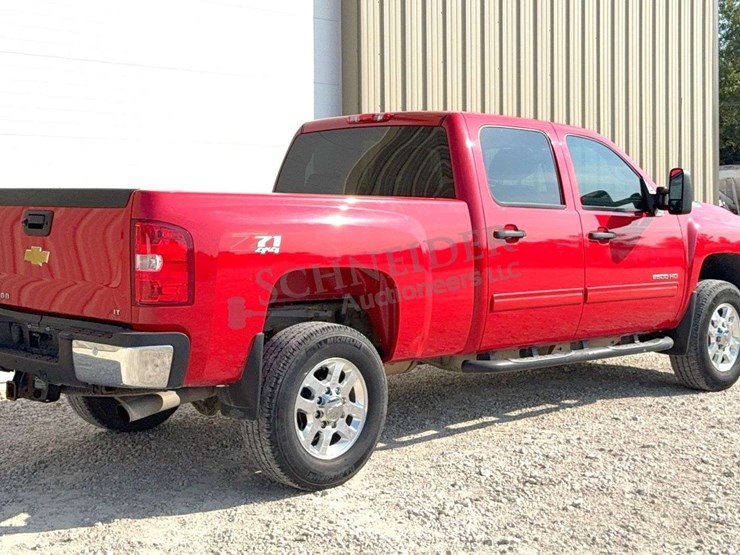 2013-chevrolet-2500hd-image-5
