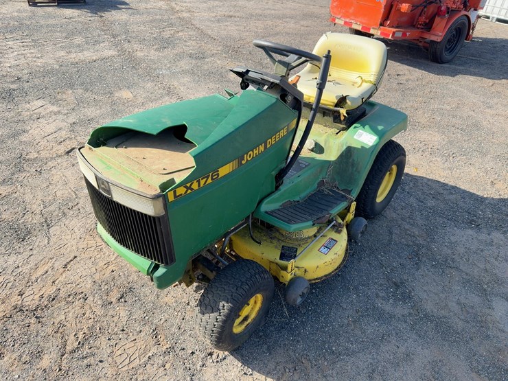 john-deere-lx176-image-3