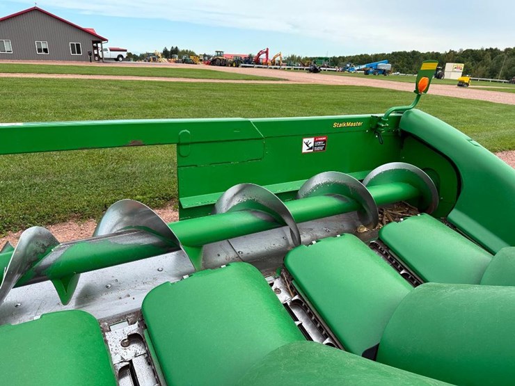 john-deere-608c-stalkmaster-image-11