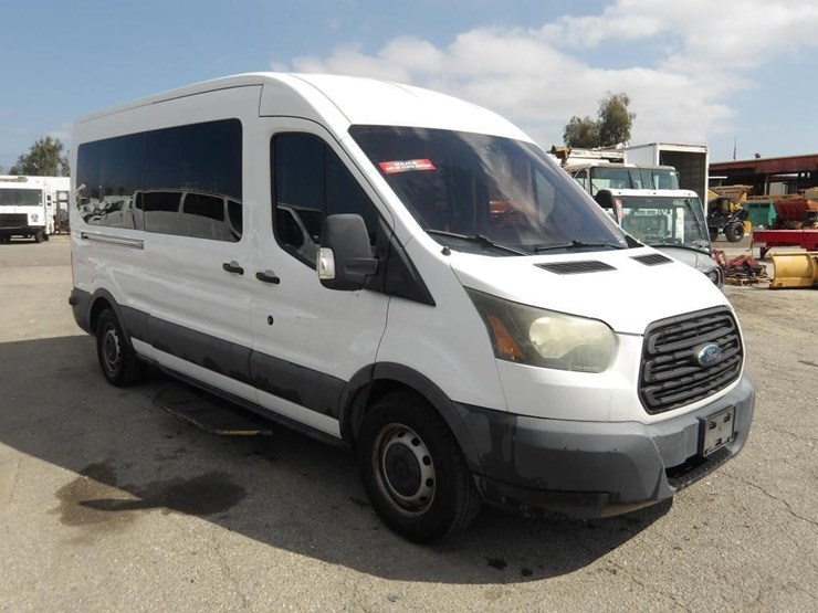 2017-ford-transit-image-3