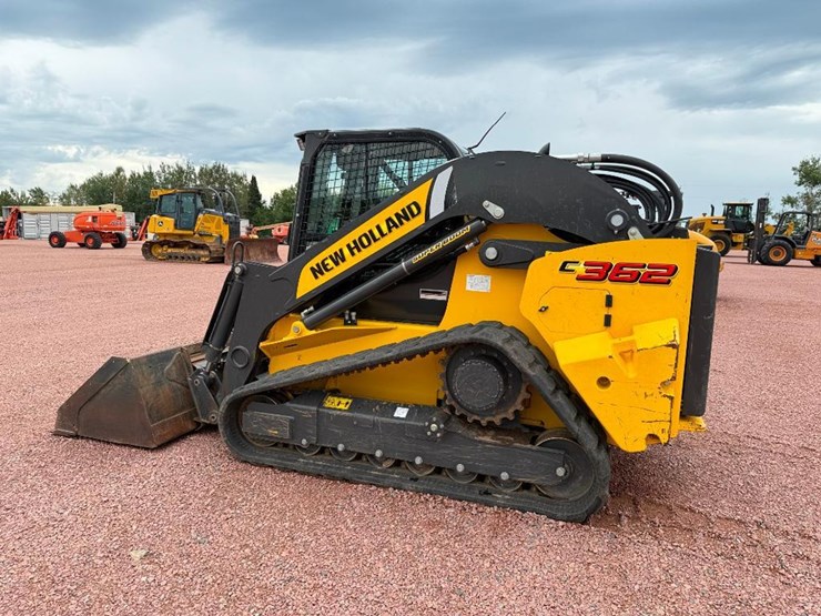 new-holland-c362-image-6