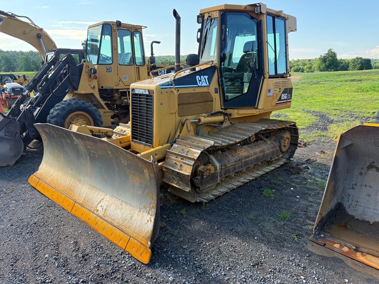 caterpillar-d5g-xl-image-1