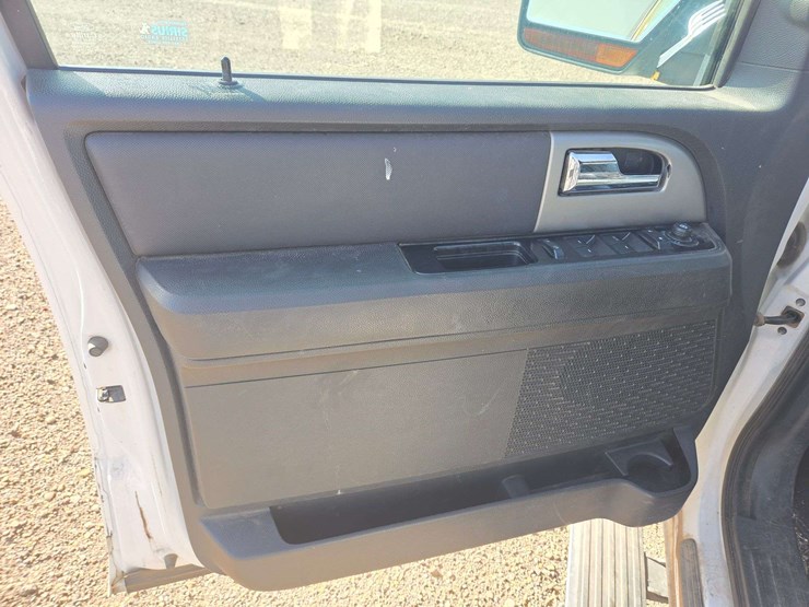 2012-ford-expedition-limited-image-15