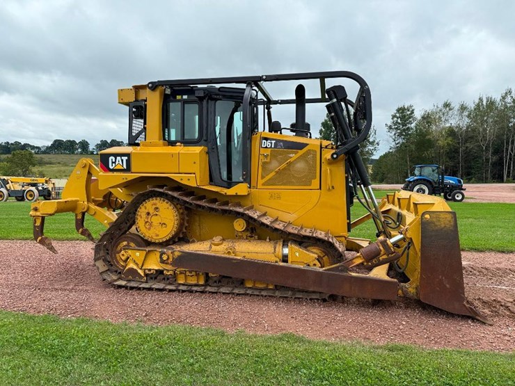 caterpillar-d6t-xl-image-3
