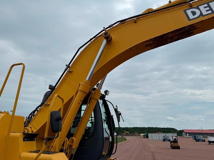 deere-210c-w-image-18