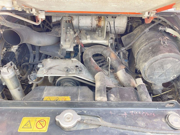 2015-kubota-svl90-image-23