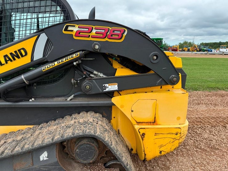 new-holland-c238-image-11