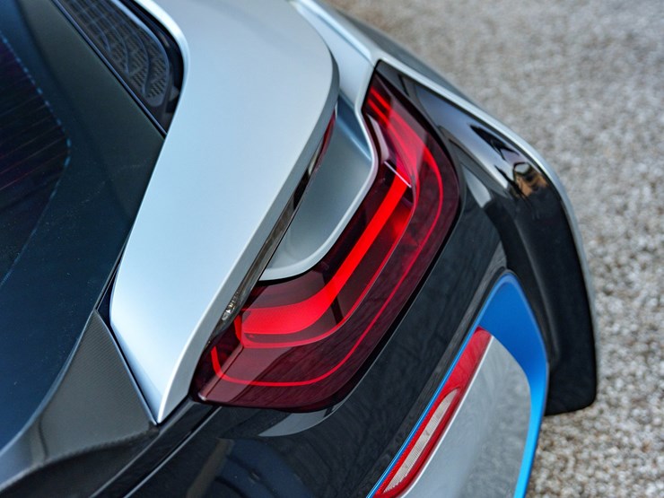#1064-•-2015-bmw-i-8-image-26