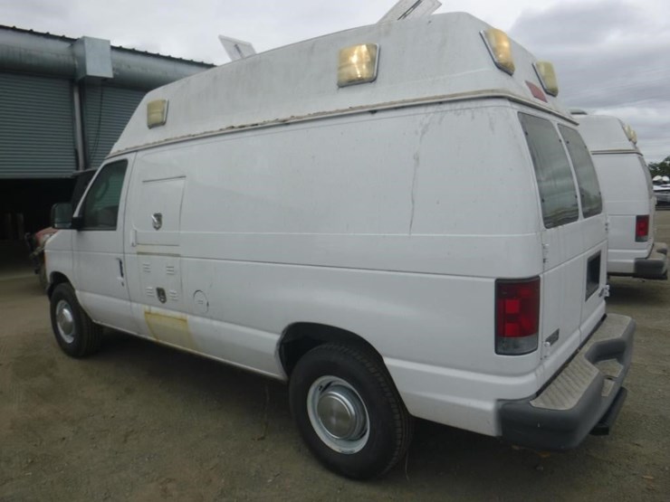 2003-ford-econoline-350-image-4