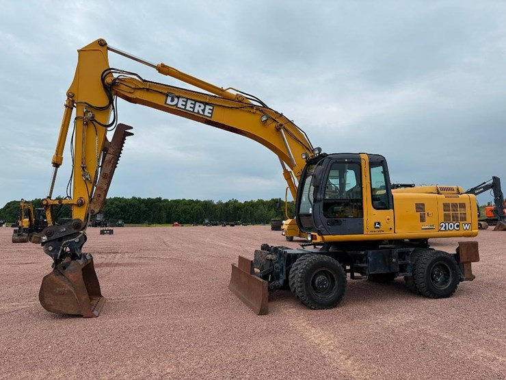 deere-210c-w-image-1