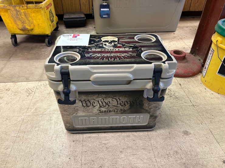 unused-mammoth-30qt-cooler-image-1