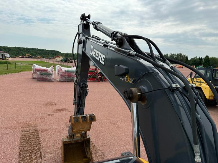 deere-130g-image-44