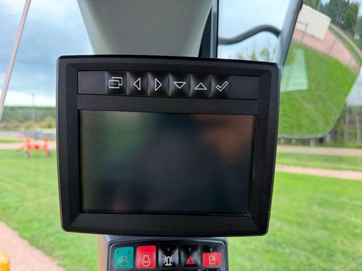 2021-deere-544p-image-57
