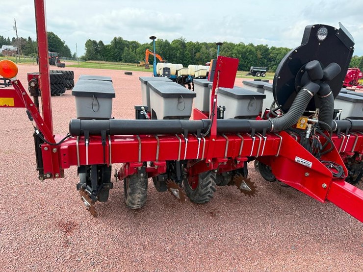 case-ih-1200-image-16