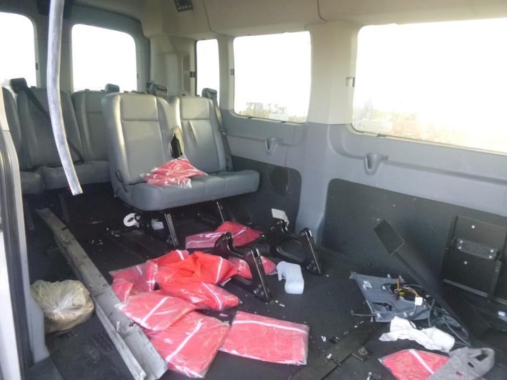 2019-ford-transit-image-18