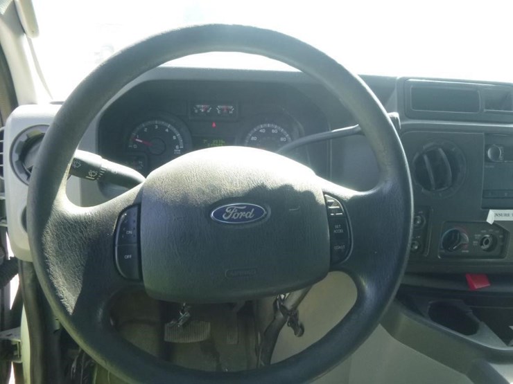 2012-ford-e350-image-10