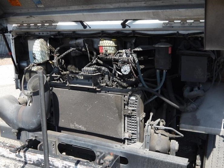 2008-workhorse-w62-image-10