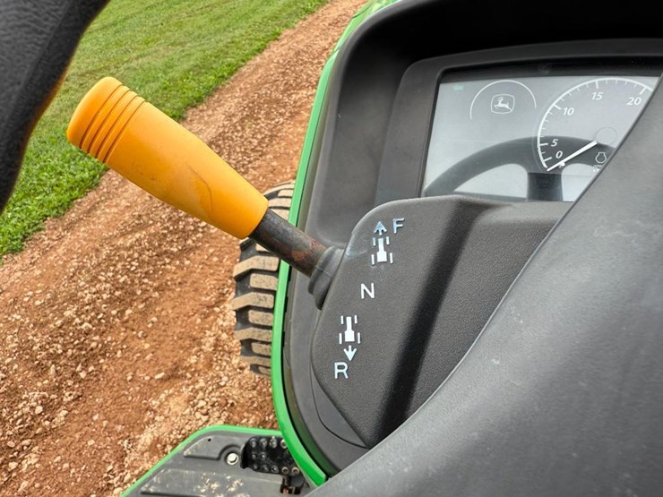 john-deere-4044m-image-39