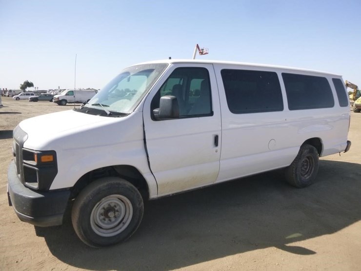 2012-ford-e350-image-2